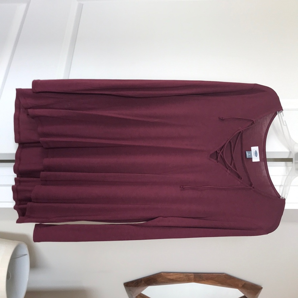 Cute burgundy top w/ lace up detail
